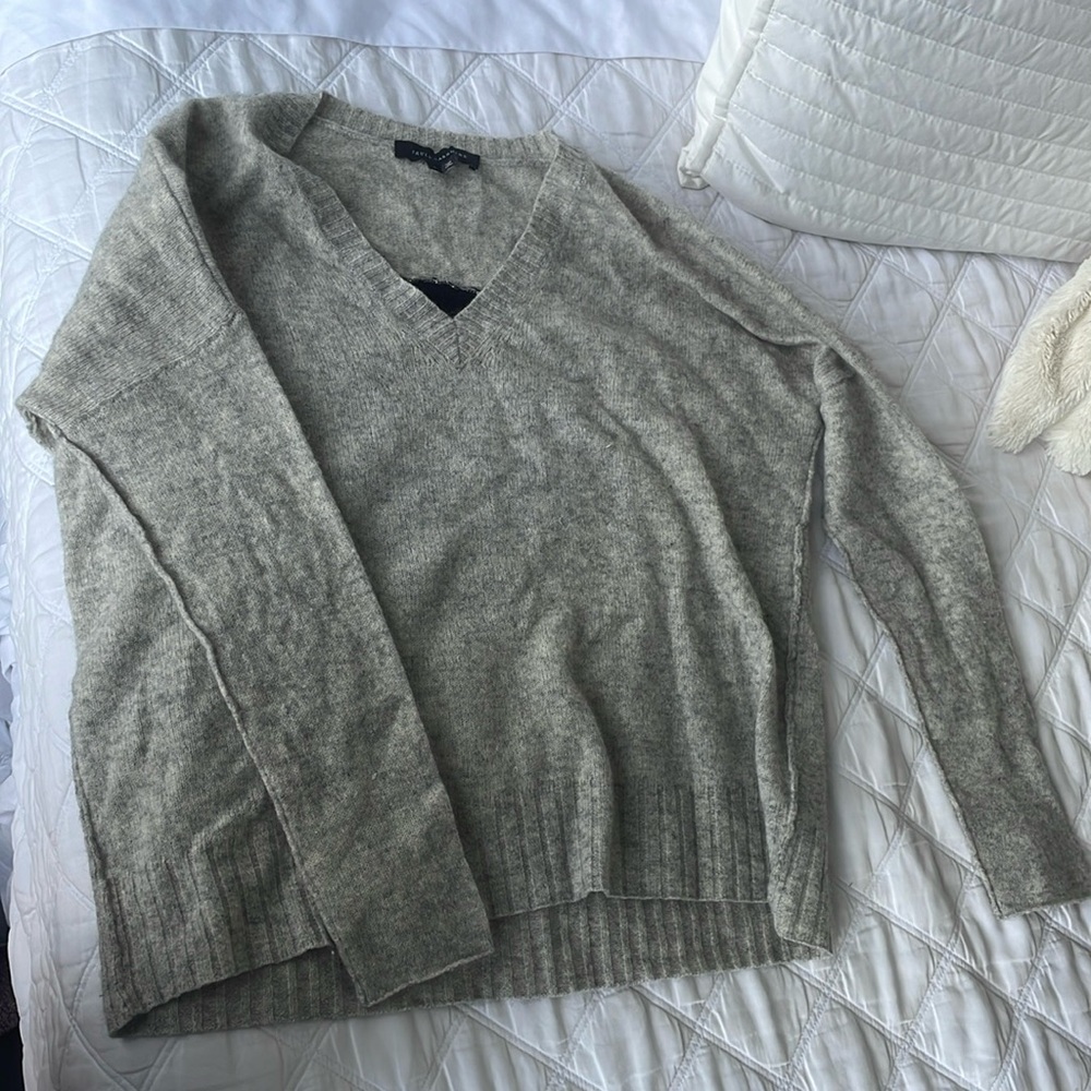 27% cashmere / 72% wool (skull cashmere)